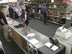 Pawning college student sucks store manager