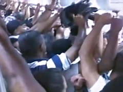 Real arrimon en el bus