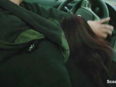 Geile Anhalterin laesst sich ohne Gummi ficken zum Dank