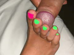 GiorgiaFeet please cum on my toes!