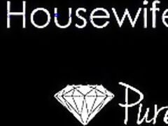 Naturally Buxom Amateur MILF Housewife's goes Anal